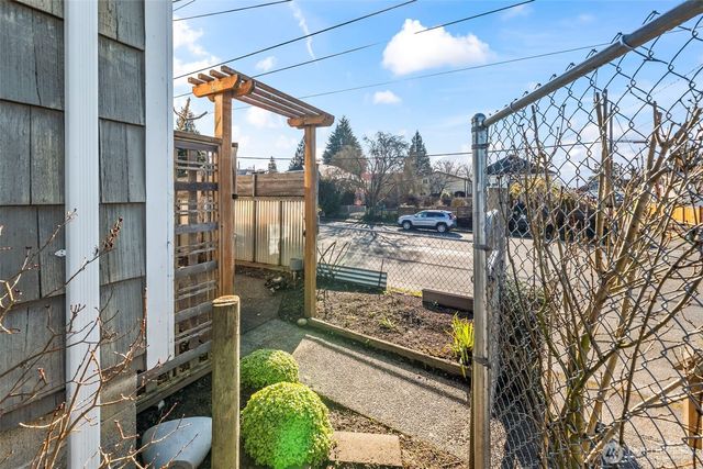 1103 Cogean Avenue, Bremerton, WA 98337