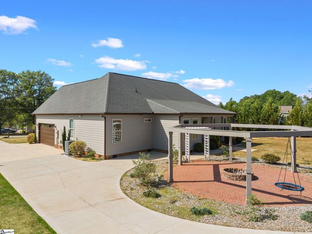 640 Double Bridge Road, Boiling Springs, SC 29316