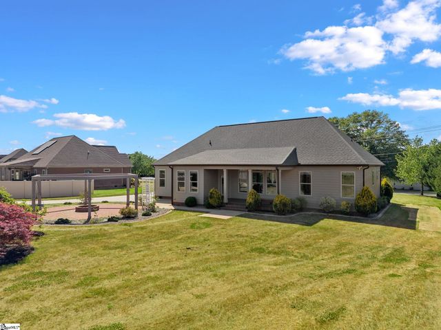 640 Double Bridge Road, Boiling Springs, SC 29316