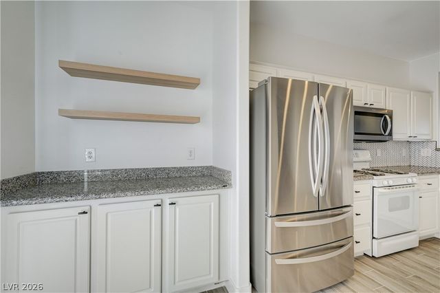 7439 Mariposa Grove Street, Las Vegas, NV 89139