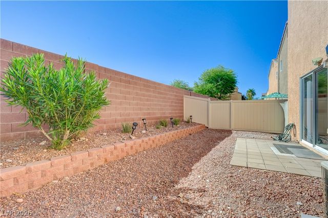 7439 Mariposa Grove Street, Las Vegas, NV 89139
