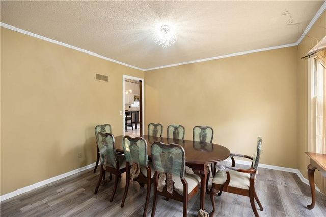 9714 Shepherds Drive, Kansas City, MO 64131