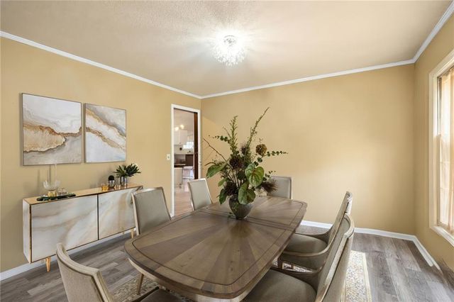 9714 Shepherds Drive, Kansas City, MO 64131