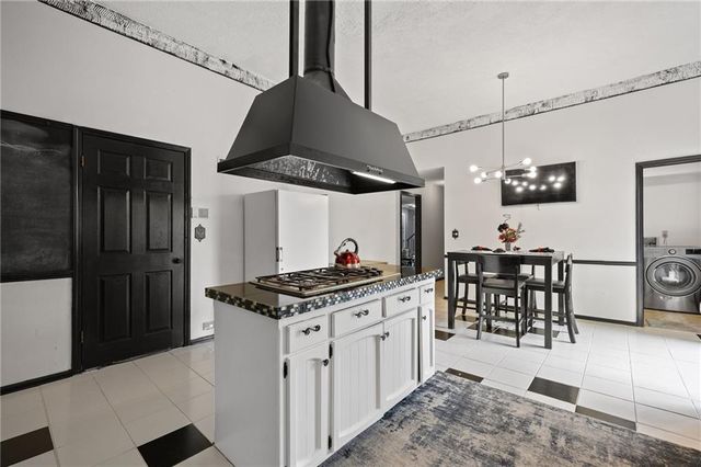 9714 Shepherds Drive, Kansas City, MO 64131