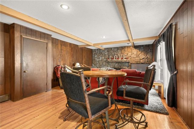 9714 Shepherds Drive, Kansas City, MO 64131