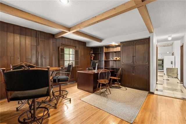 9714 Shepherds Drive, Kansas City, MO 64131