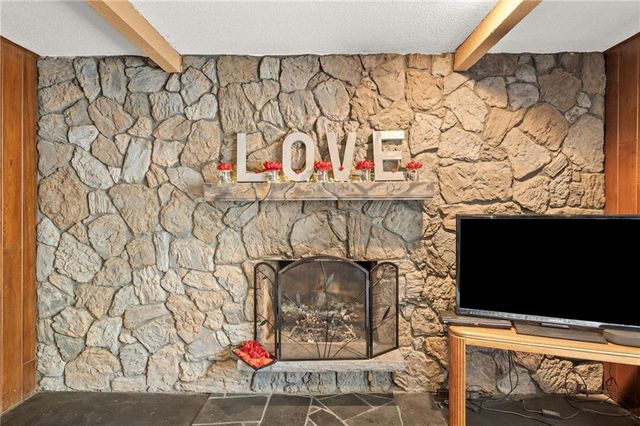 9714 Shepherds Drive, Kansas City, MO 64131