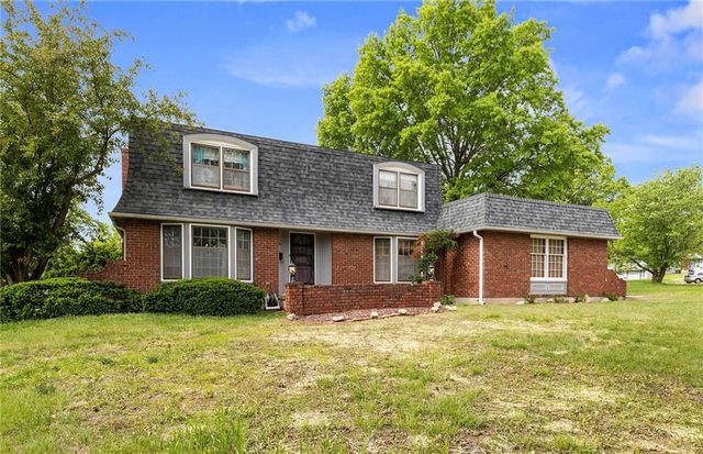 9714 Shepherds Drive, Kansas City, MO 64131