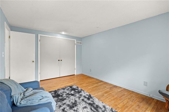 9714 Shepherds Drive, Kansas City, MO 64131