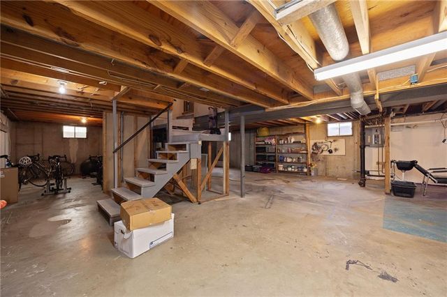 9714 Shepherds Drive, Kansas City, MO 64131