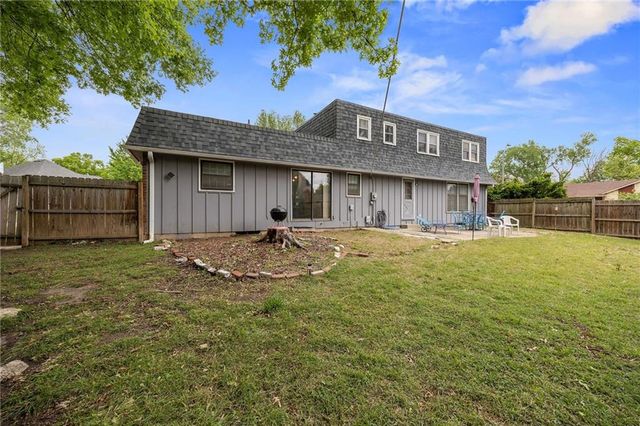 9714 Shepherds Drive, Kansas City, MO 64131