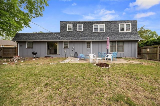 9714 Shepherds Drive, Kansas City, MO 64131