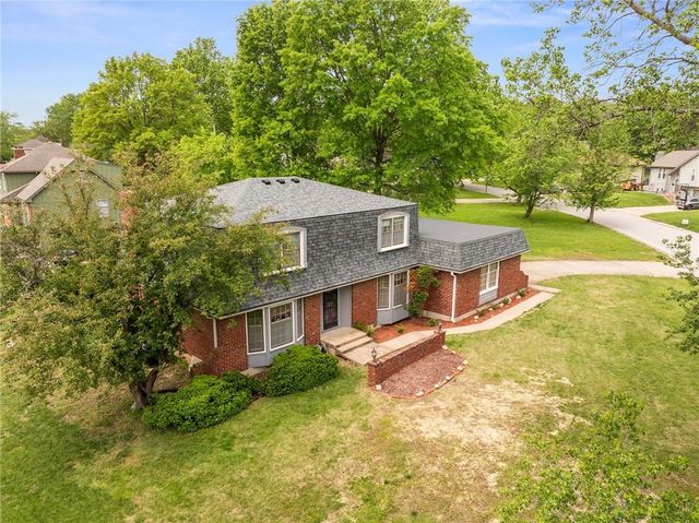 9714 Shepherds Drive, Kansas City, MO 64131