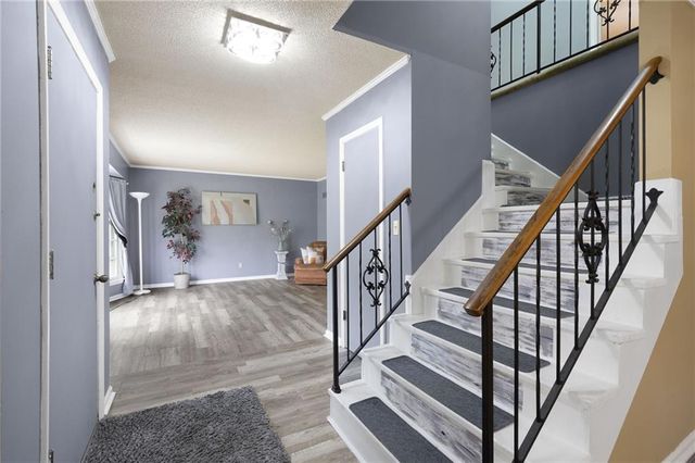 9714 Shepherds Drive, Kansas City, MO 64131