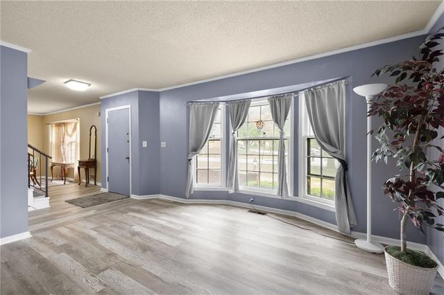 9714 Shepherds Drive, Kansas City, MO 64131