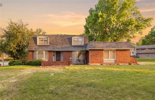 9714 Shepherds Drive, Kansas City, MO 64131