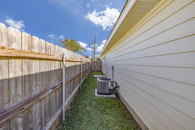 114 unit B Landry St, Thibodaux, LA 70301