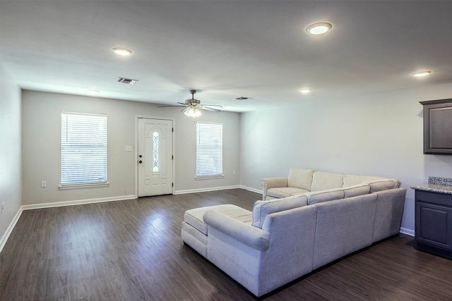 114 unit B Landry St, Thibodaux, LA 70301