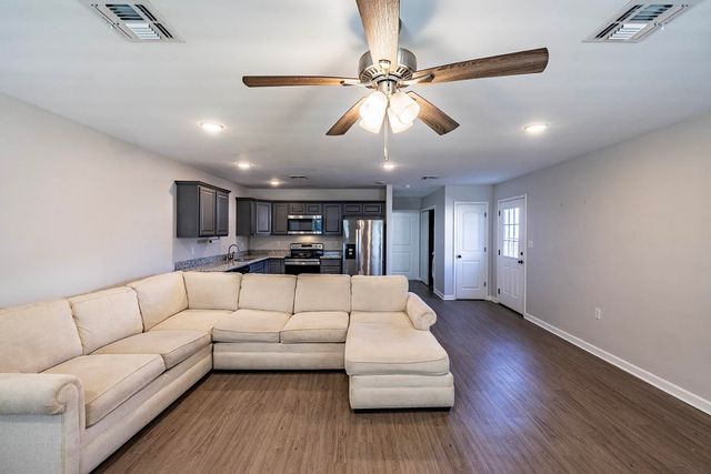 114 unit B Landry St, Thibodaux, LA 70301