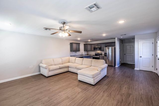 114 unit B Landry St, Thibodaux, LA 70301