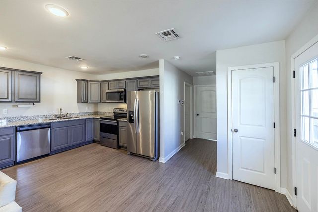 114 unit B Landry St, Thibodaux, LA 70301