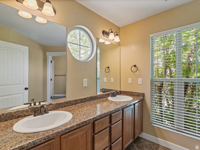 9328 N OAKLAND HILLS DR, Eagle Mountain, UT 84005