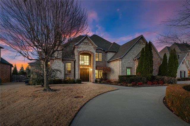 11 Oxford Drive, Rogers, AR 72758