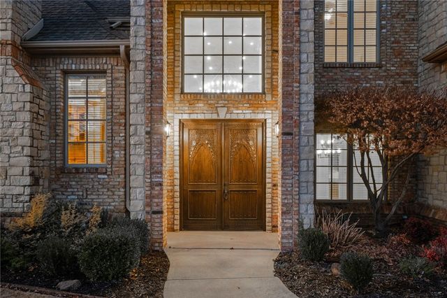 11 Oxford Drive, Rogers, AR 72758