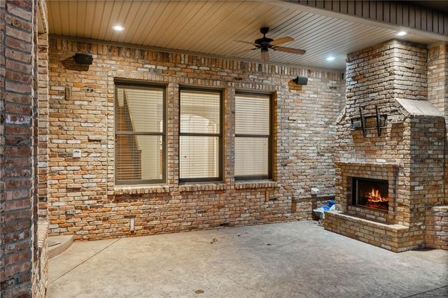 11 Oxford Drive, Rogers, AR 72758