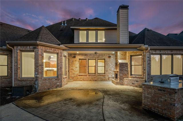 11 Oxford Drive, Rogers, AR 72758