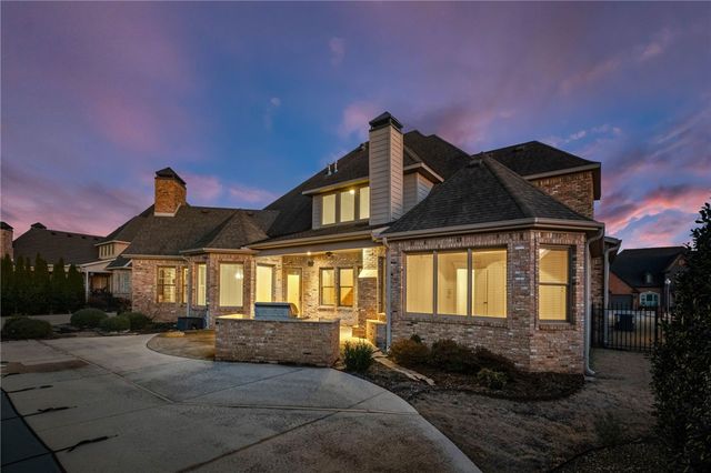 11 Oxford Drive, Rogers, AR 72758