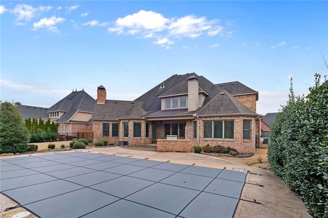 11 Oxford Drive, Rogers, AR 72758