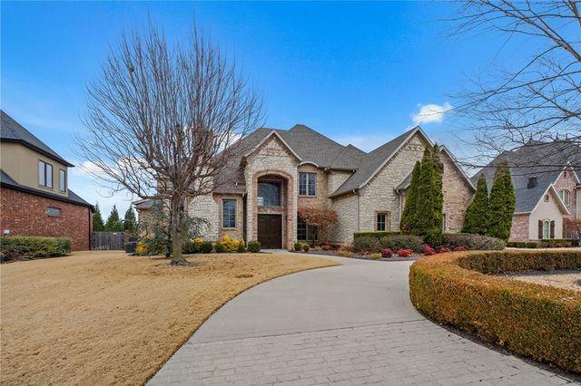 11 Oxford Drive, Rogers, AR 72758