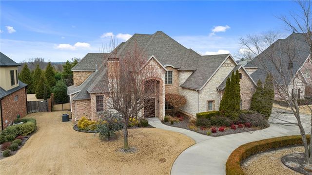 11 Oxford Drive, Rogers, AR 72758