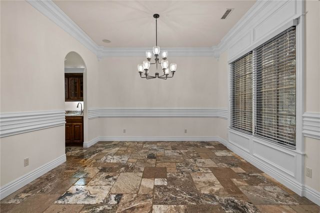 11 Oxford Drive, Rogers, AR 72758