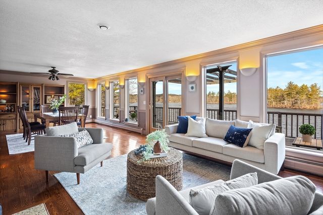 152 Kimball Rd, Amesbury, MA 01913