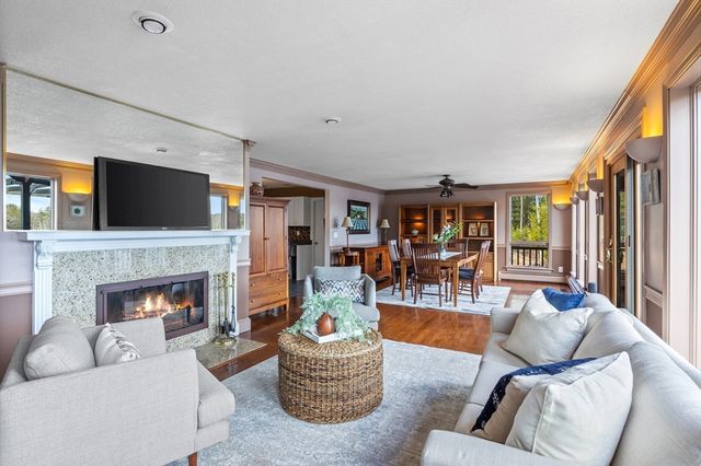 152 Kimball Rd, Amesbury, MA 01913