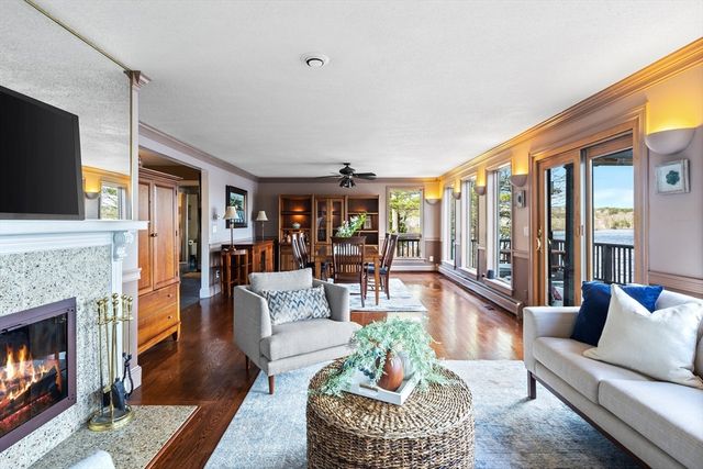 152 Kimball Rd, Amesbury, MA 01913
