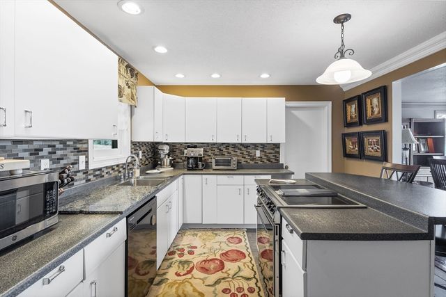 152 Kimball Rd, Amesbury, MA 01913