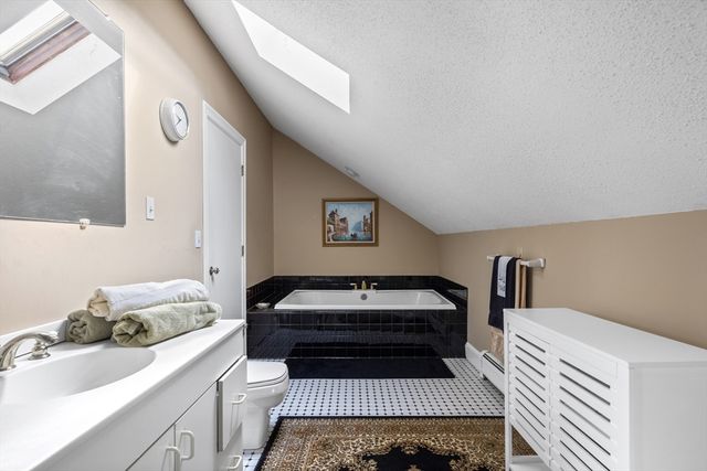 152 Kimball Rd, Amesbury, MA 01913