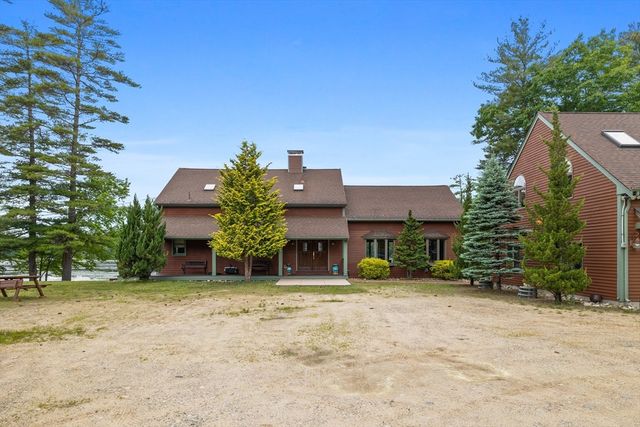 152 Kimball Rd, Amesbury, MA 01913