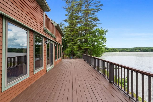 152 Kimball Rd, Amesbury, MA 01913