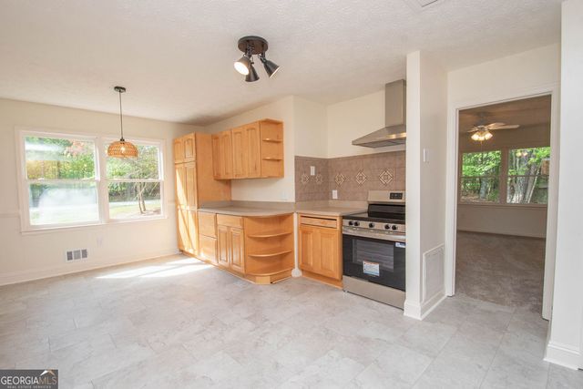 598 Beavers Road, Grantville, GA 30220
