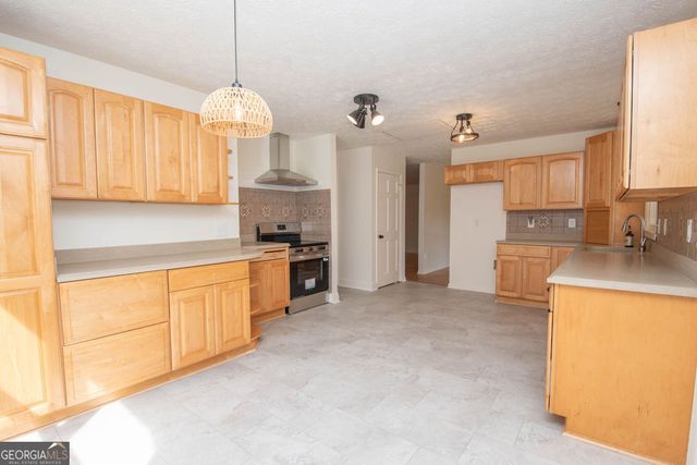 598 Beavers Road, Grantville, GA 30220