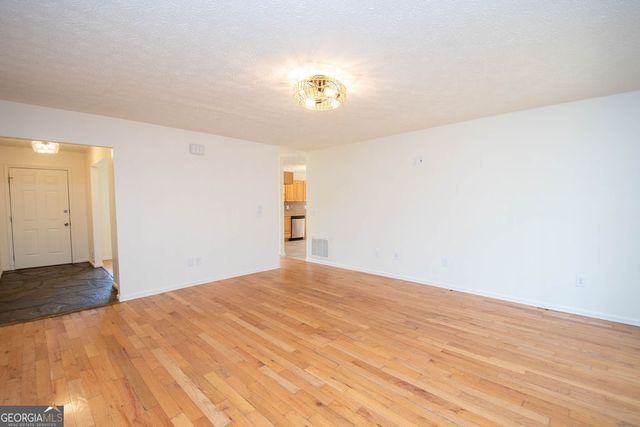598 Beavers Road, Grantville, GA 30220
