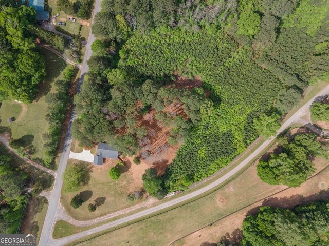 598 Beavers Road, Grantville, GA 30220