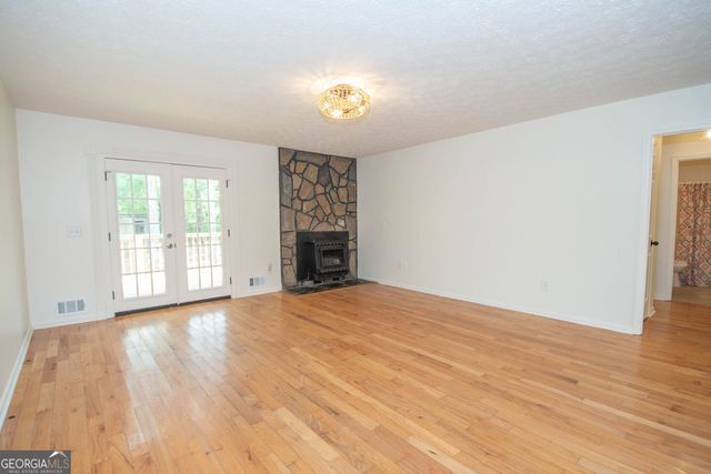 598 Beavers Road, Grantville, GA 30220