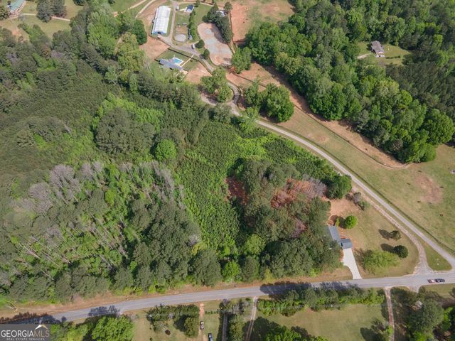 598 Beavers Road, Grantville, GA 30220