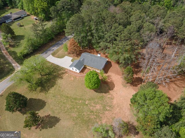 598 Beavers Road, Grantville, GA 30220