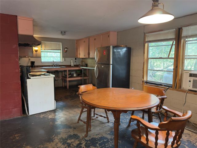 257 County Road 2142c, Cleveland, TX 77327